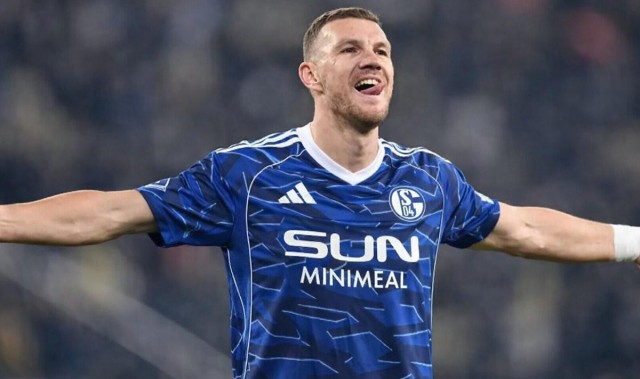 开云娱乐-斯基拉：哲科将接过沙尔克10号球衣，计划48小时内体检