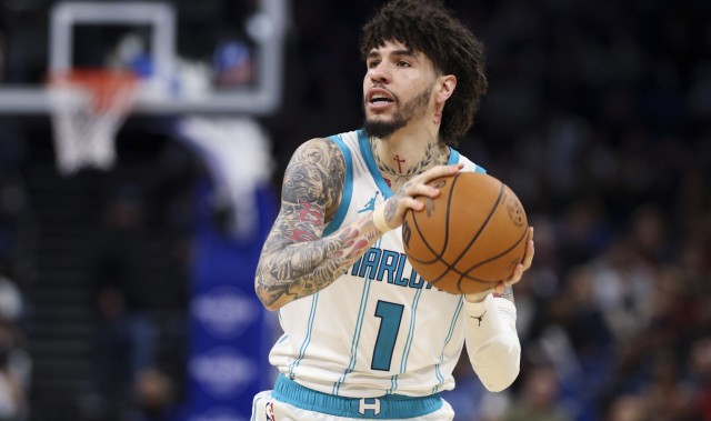 稳住别浪！三球半场12中7&amp;三分7中4砍20分5板3助 首节独揽13分