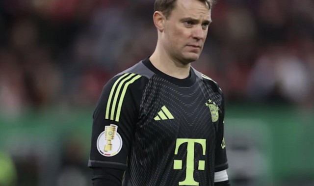 开云娱乐-图片报：诺伊尔在封闭区域内与球队合练，并参加了对抗训练