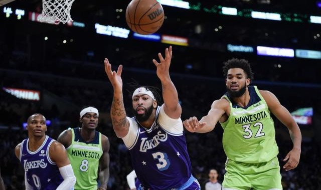 第三节累计净负多达86分，浓眉怒斥全队打得太烂