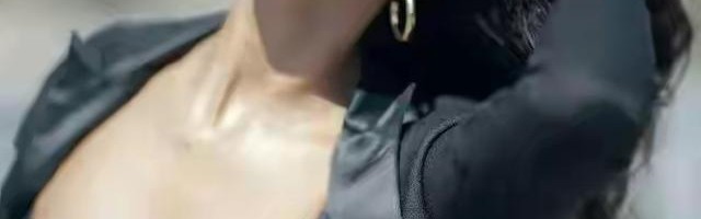 开云娱乐-伊朗第一美女：马赫拉哈·贾贝里，不仅五官精致身材也一级棒