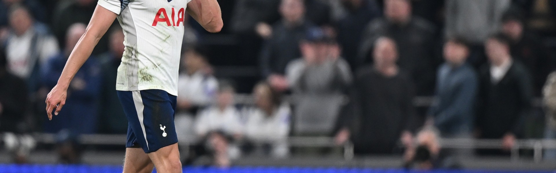 开云娱乐-旧将：利物浦确实需要再引进一名中卫，范德芬似乎是不错的选择