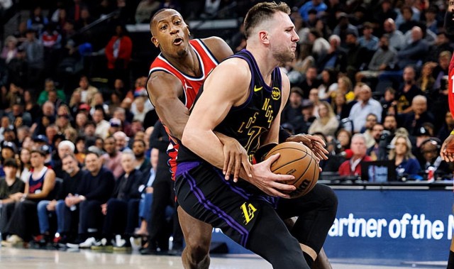 开云娱乐-数据上无可挑剔，但湖人后场核心在场上的实际作用其实非常有限？